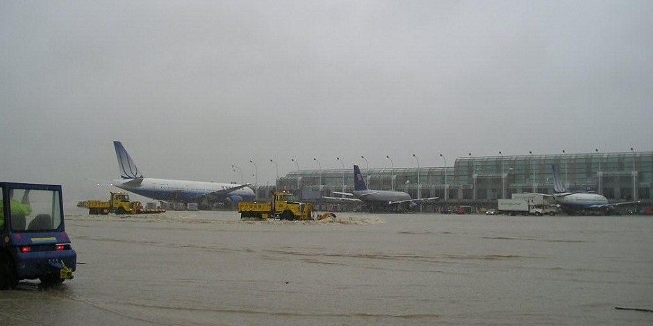 Latest chennai airport floods photos