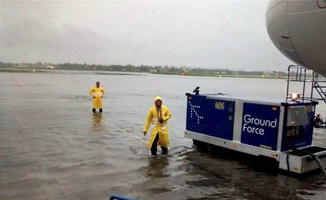 Latest chennai airport floods photos