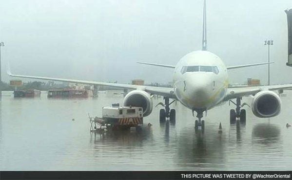 Latest chennai airport floods photos