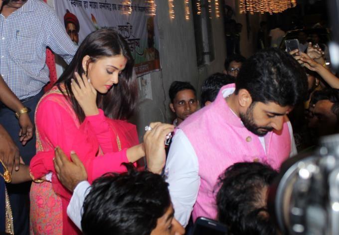 PHOTOS: Abhishek & Aishwarya Rai Visits Lalbaugh Cha Raja