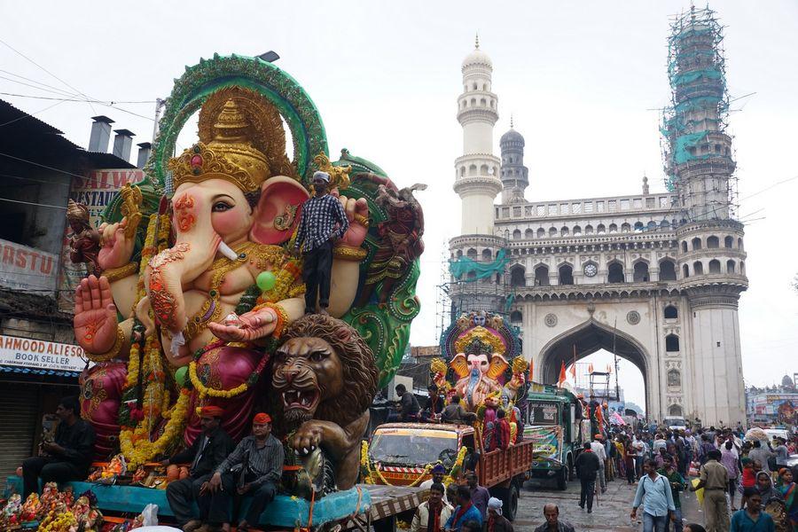 PHOTOS: Ganesh Nimajjanam in Hyderabad