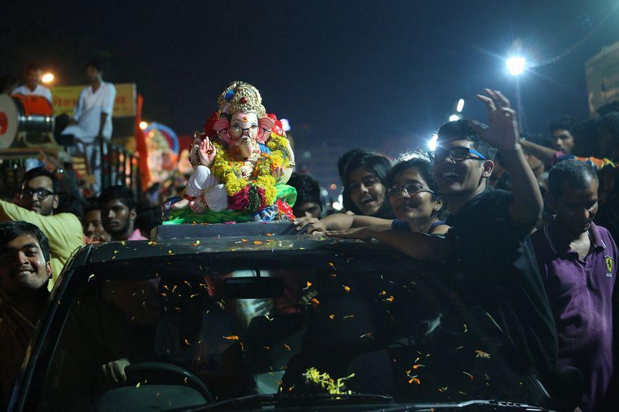 PHOTOS: Ganesh Nimajjanam in Hyderabad