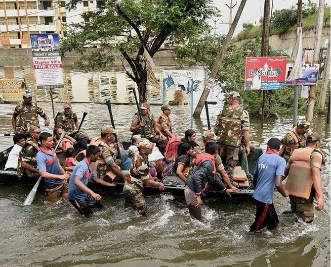 Rare Photos of Chennai Floods  Army  help