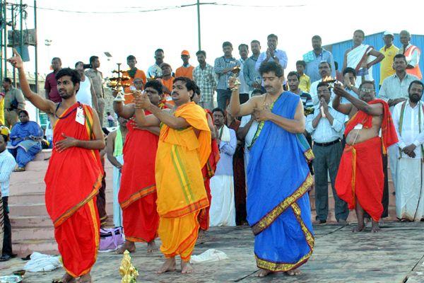 2nd day Krishna Pushkaralu Ghats In telugu states