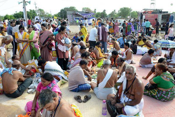 2nd day Krishna Pushkaralu Ghats In telugu states