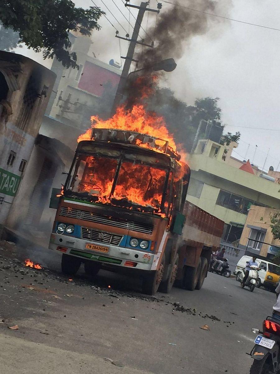 Cauvery row: Violence in Karnataka Photos