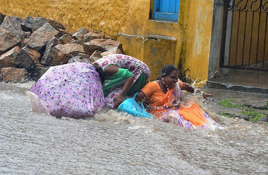 Heavy Rains in Both Telugu States Photos