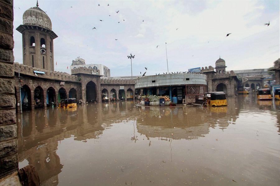 Heavy Rains in Both Telugu States Photos