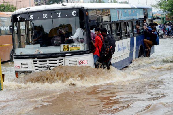 Heavy Rains in Both Telugu States Photos