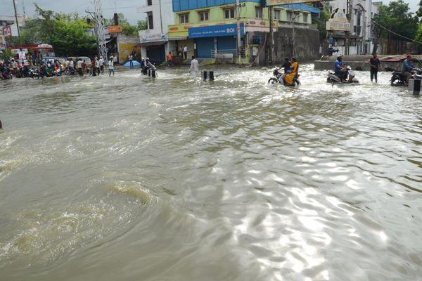 Heavy Rains in Both Telugu States Photos