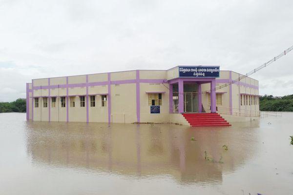 Heavy Rains in Both Telugu States Photos