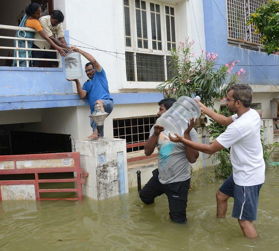 Heavy Rains in Both Telugu States Photos