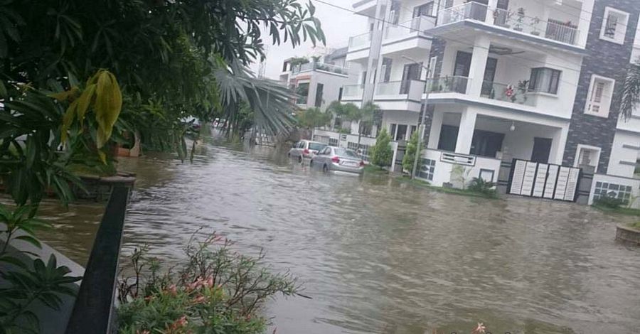 Heavy rain lashes Hyderabad Pictures