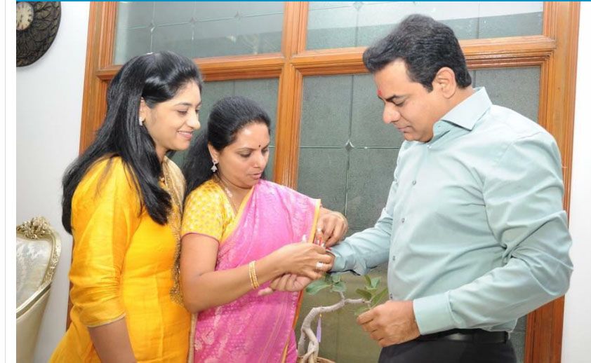 Kavitha Tie Rakhi Ktr Rare Photos