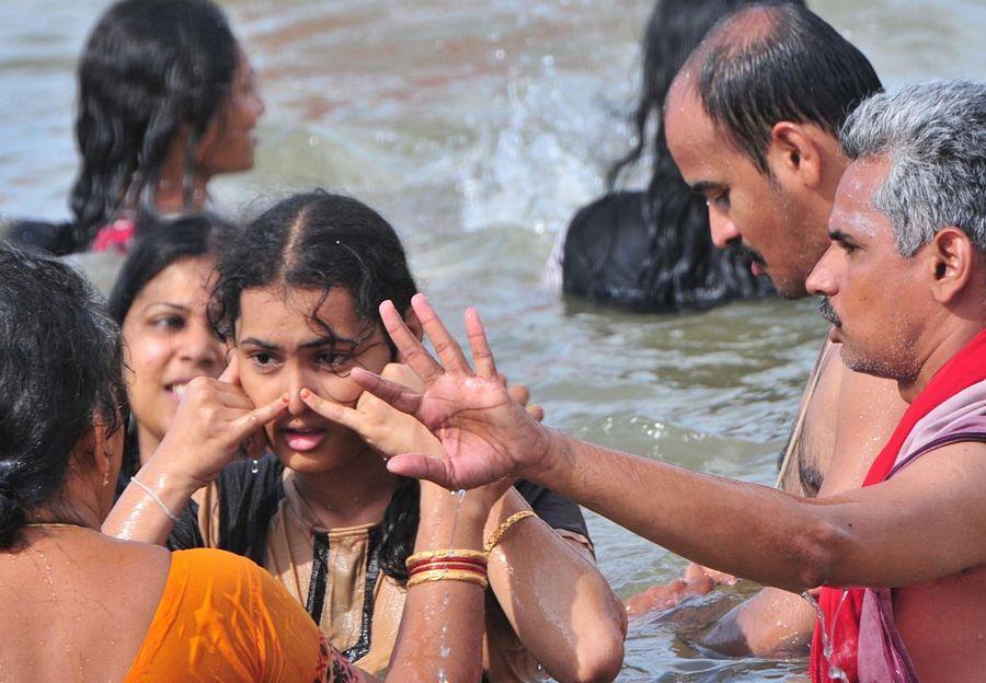 Last Day Of Krishna Pushkaralu Photos
