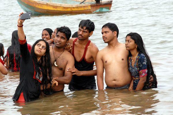 Last Day Of Krishna Pushkaralu Photos