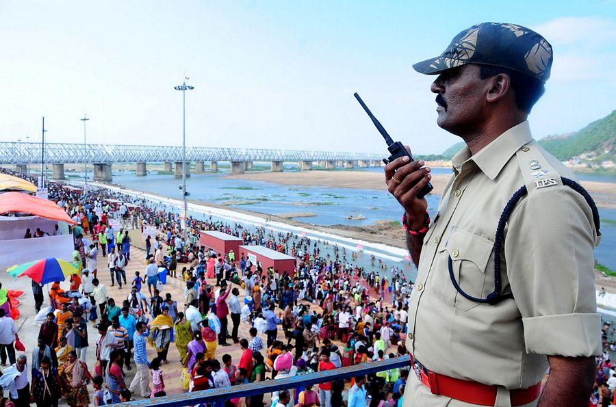 Last Day Of Krishna Pushkaralu Photos