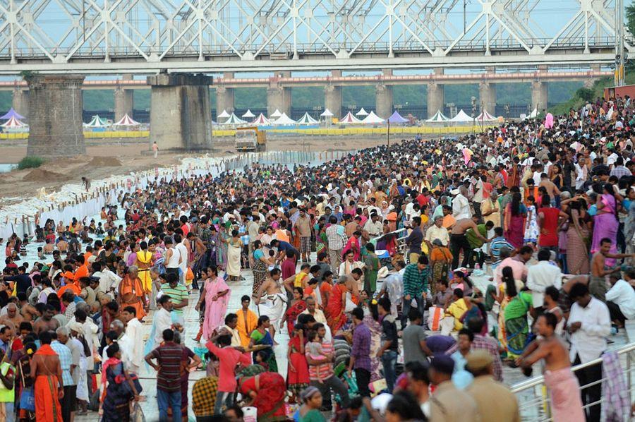 Last Day Of Krishna Pushkaralu Photos