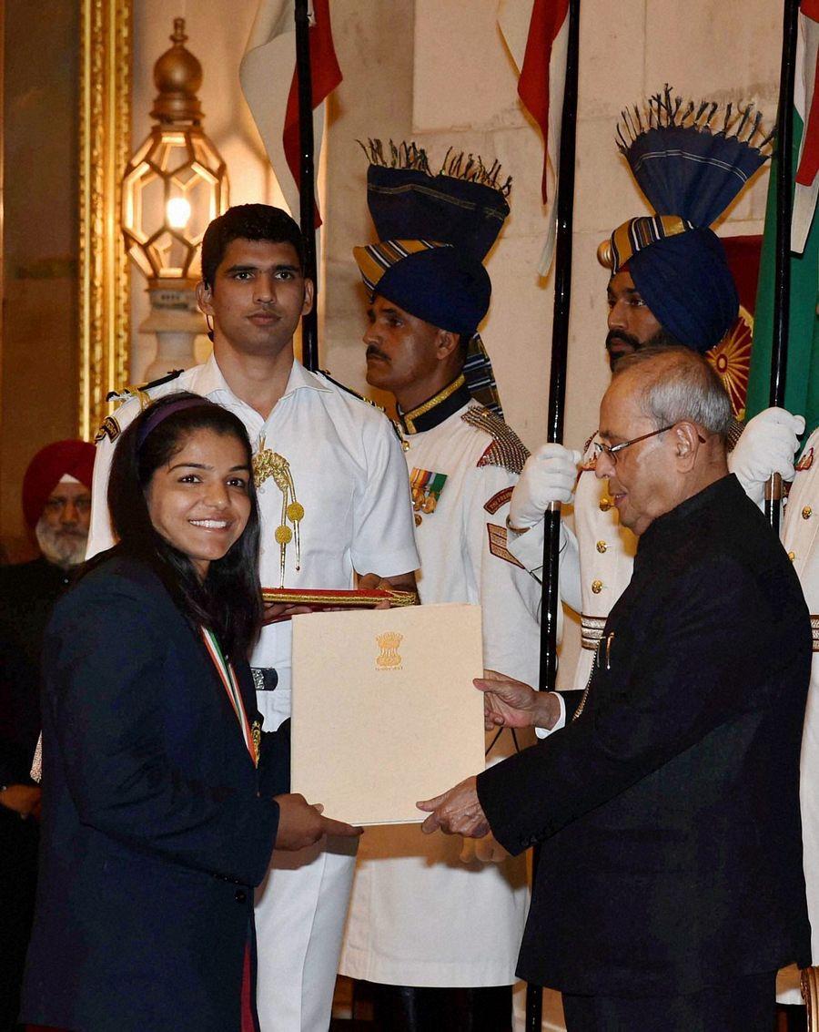 President Pranab Mukherjee Presented Awards to Rio Olympics Winners