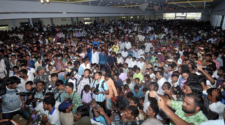 YS Jagan At Yuva Bheri Images In Nellore