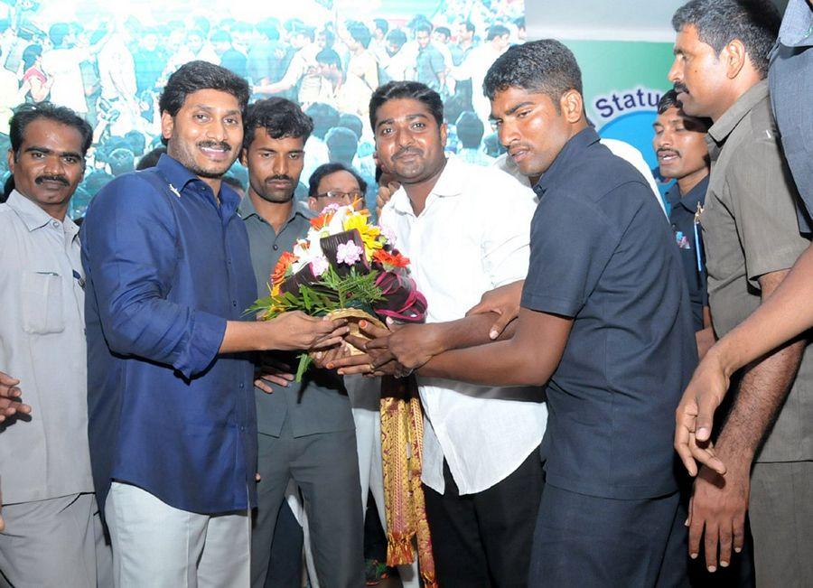 YS Jagan At Yuva Bheri Images In Nellore