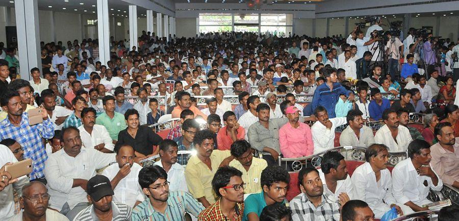 YS Jagan At Yuva Bheri Images In Nellore