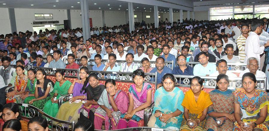 YS Jagan At Yuva Bheri Images In Nellore