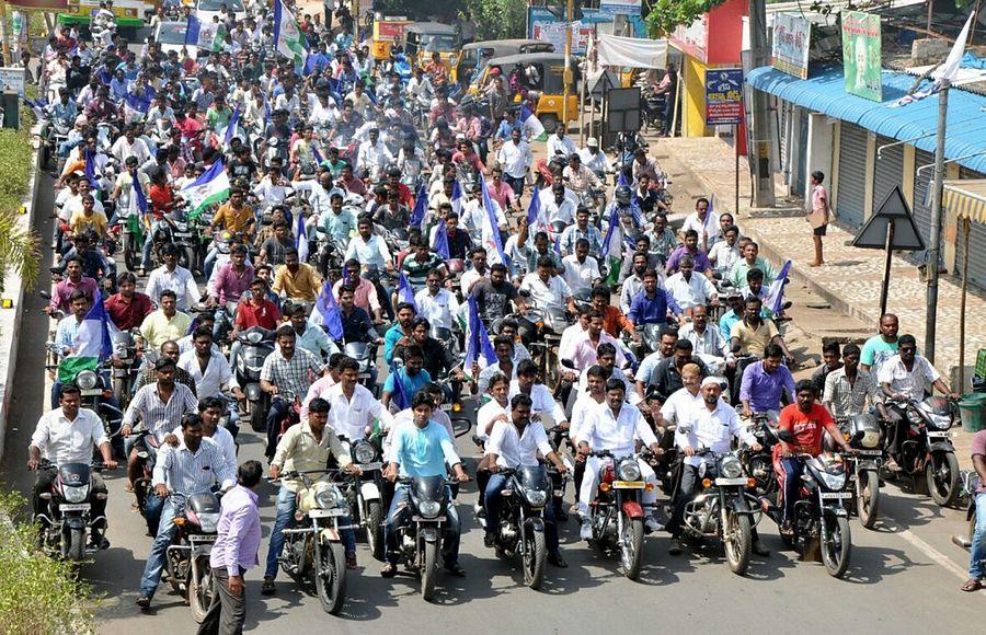 YSRCP’s AP Bandh a success Photos