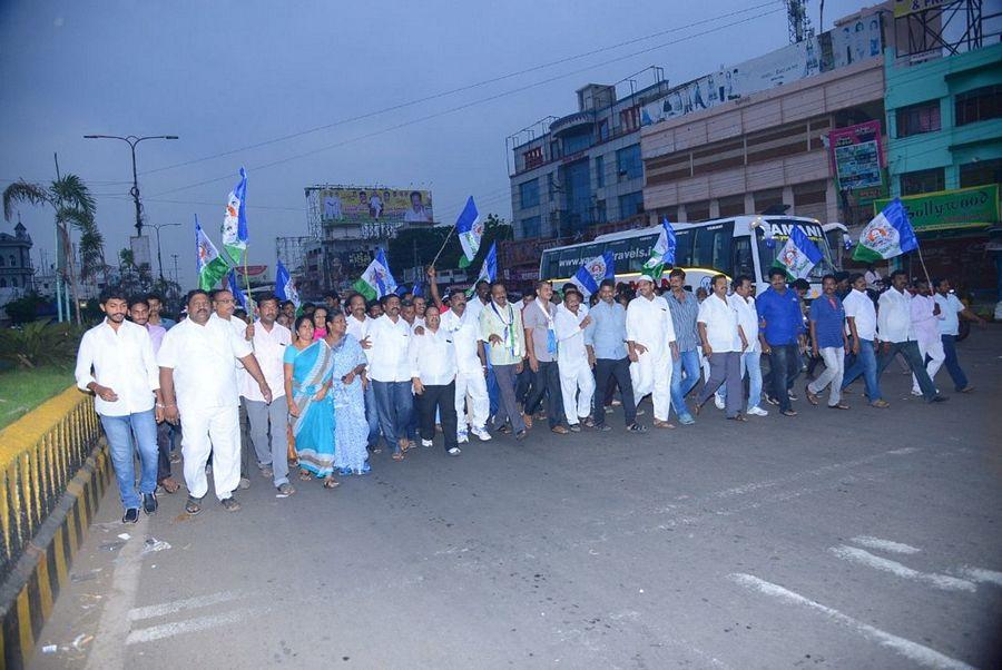 YSRCP’s AP Bandh a success Photos