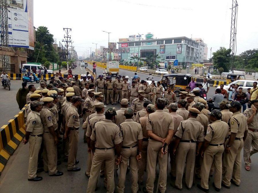 YSRCP’s AP Bandh a success Photos