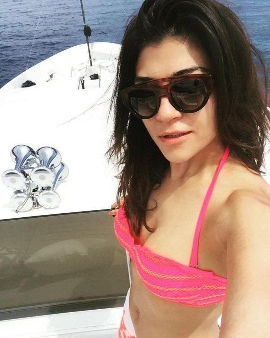 25 Pics of Sexy Archana Vijaya Hot IPL Host & TV Anchor