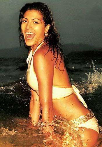 25 Pics of Sexy Archana Vijaya Hot IPL Host & TV Anchor