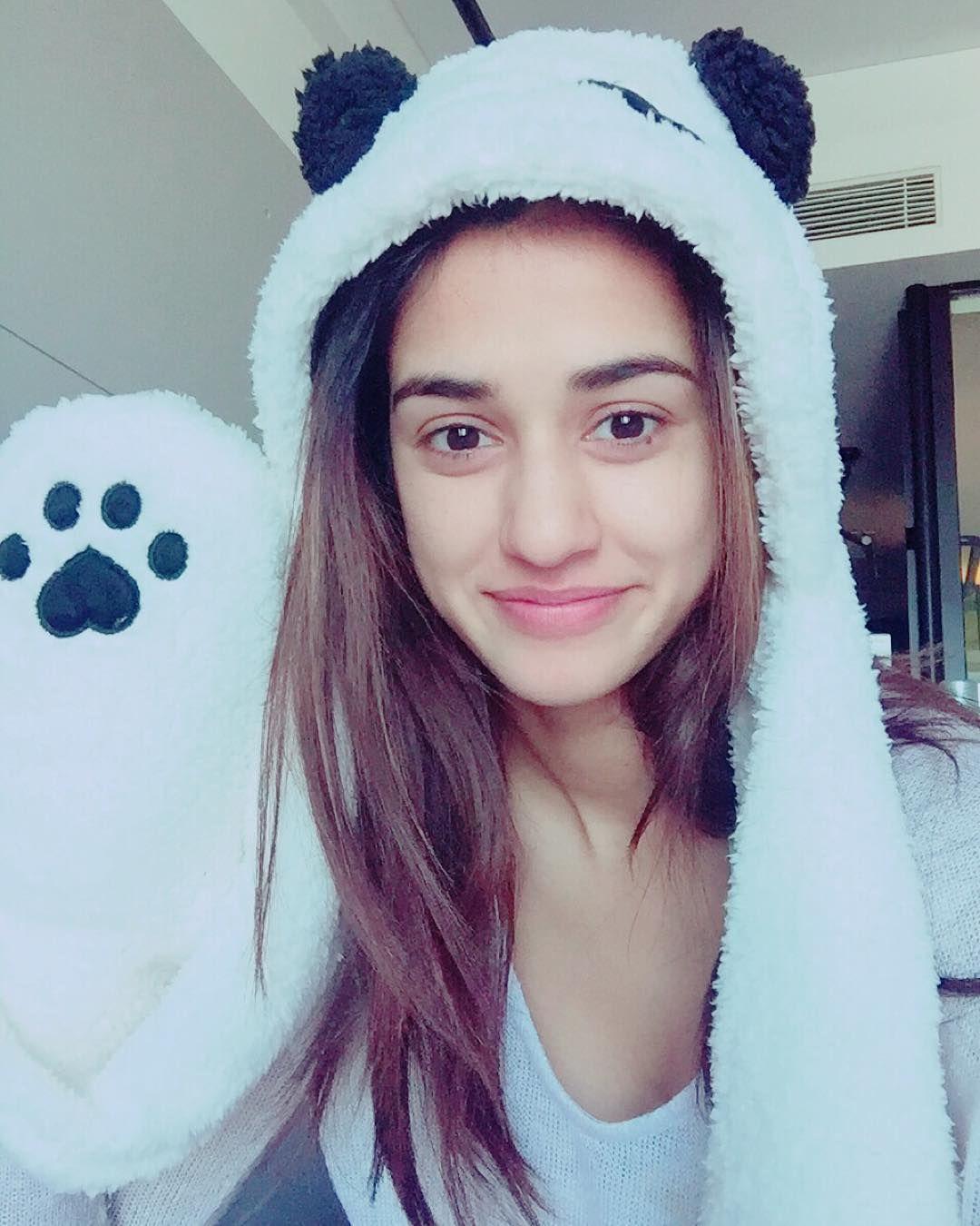 27 Disha Patani Latest Hot & Cleavage Show Photo Stills