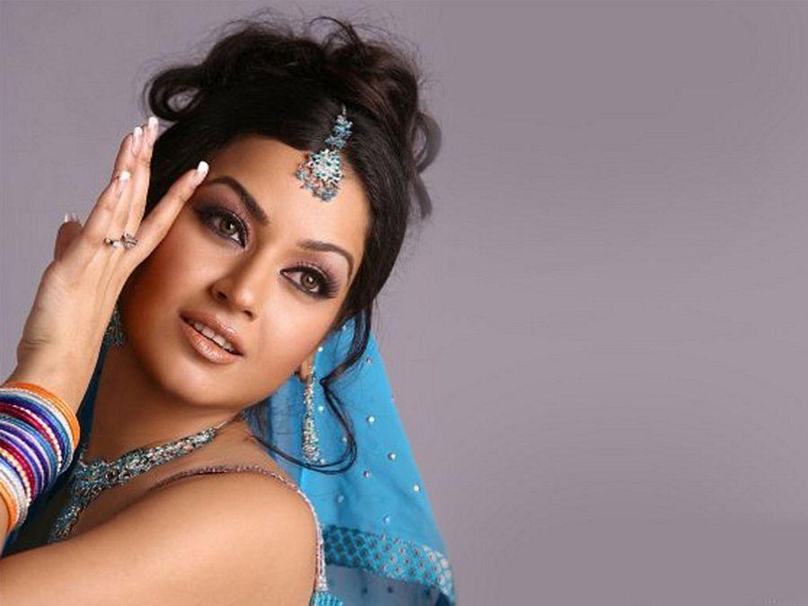 40 Hot & Sizzling Photo's of Item Girl Maryam Zakaria from Iran