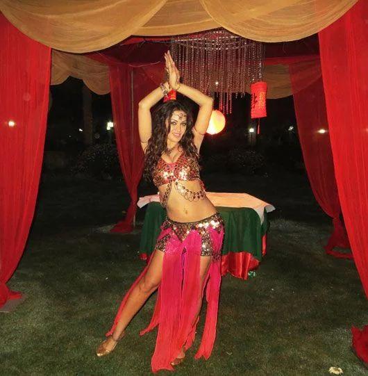 40 Hot & Sizzling Photo's of Item Girl Maryam Zakaria from Iran