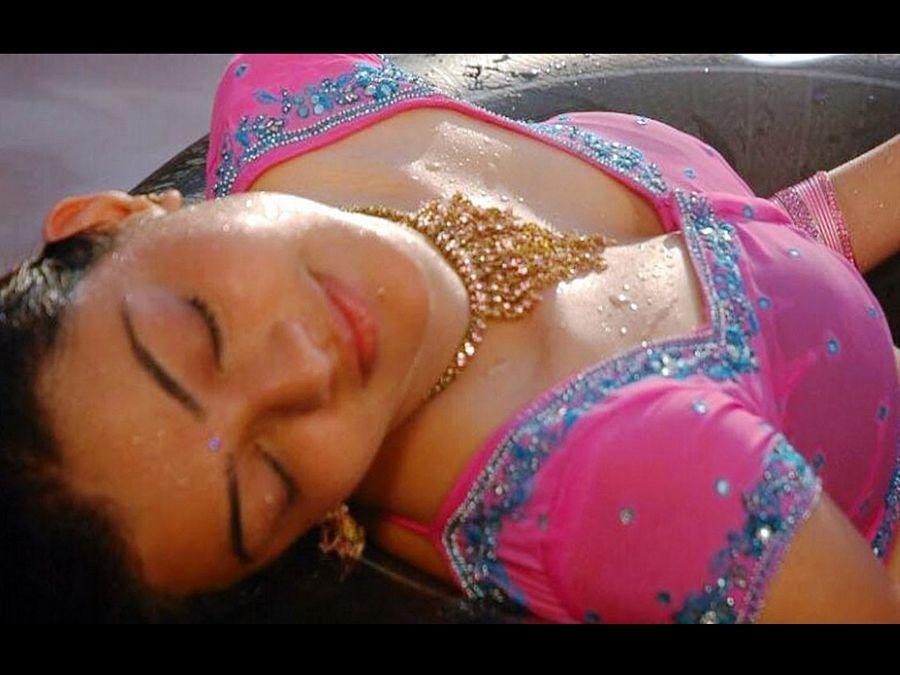 50 'HOT MOMENTS' of Kajal Agarwal Captured On-Screen