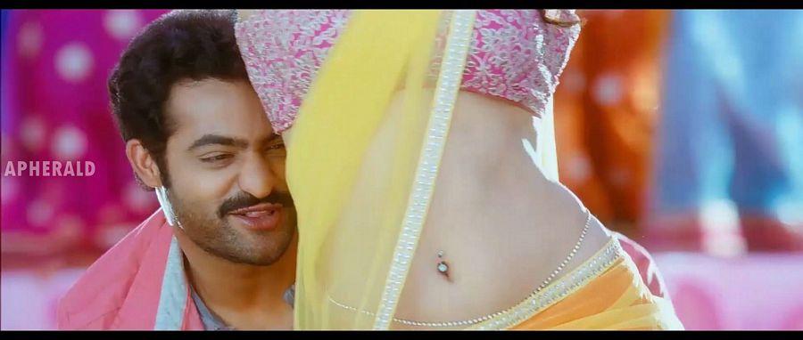 50 'HOT MOMENTS' of Samantha Captured On-Screen