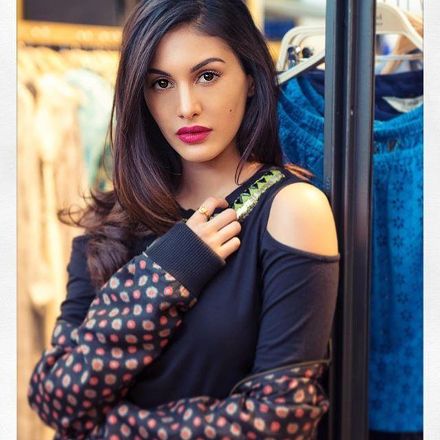 90 Hot & Spicy Unseen Photo's of Actress Amyra Dastur