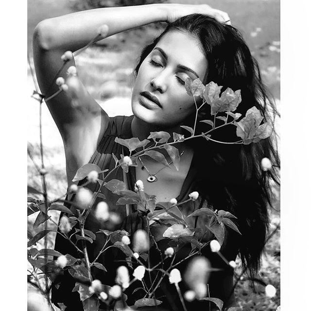 90 Hot & Spicy Unseen Photo's of Actress Amyra Dastur