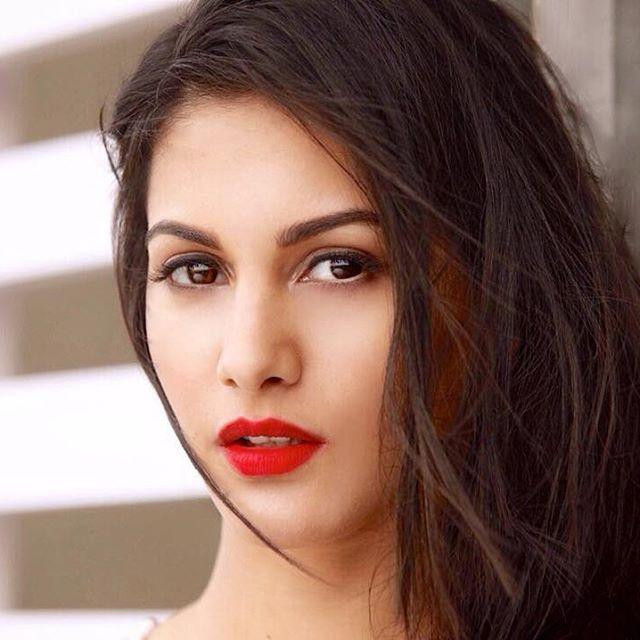 90 Hot & Spicy Unseen Photo's of Actress Amyra Dastur