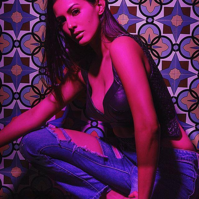 90 Hot & Spicy Unseen Photo's of Actress Amyra Dastur