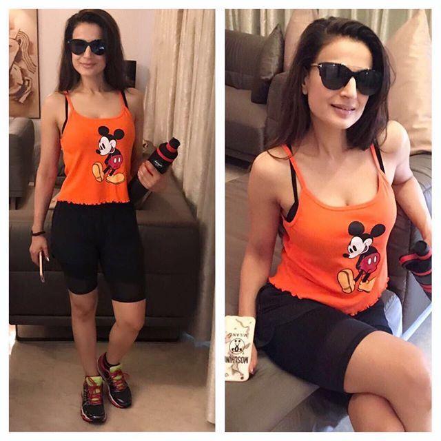 Actress Ameesha Patel Hot & Spicy Cleavage Never Seen Photos