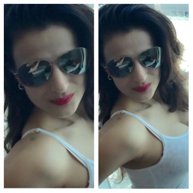 Actress Ameesha Patel Hot & Spicy Cleavage Never Seen Photos