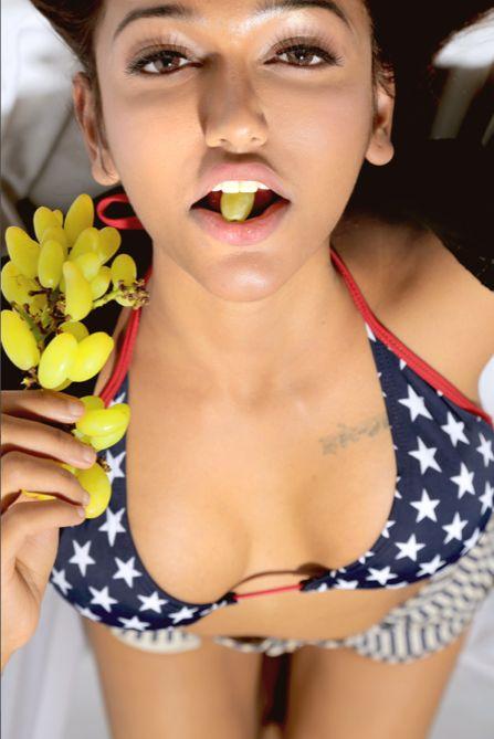 Actress Anaika Soti Hot & Spicy Cleavage Photos are too Hot to Handle!
