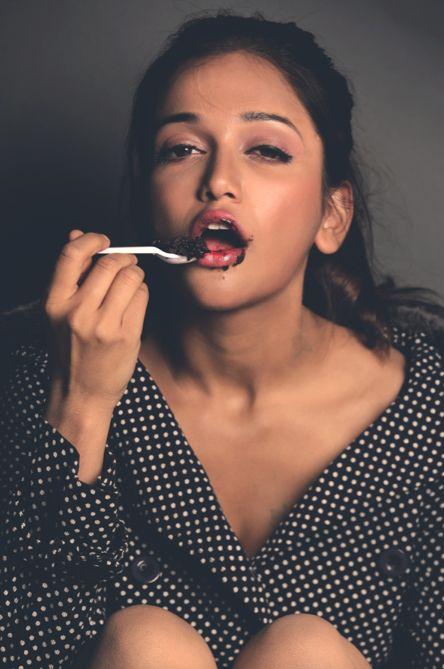 Actress Anaika Soti Smoking Hot & Spicy Photoshoot Pics