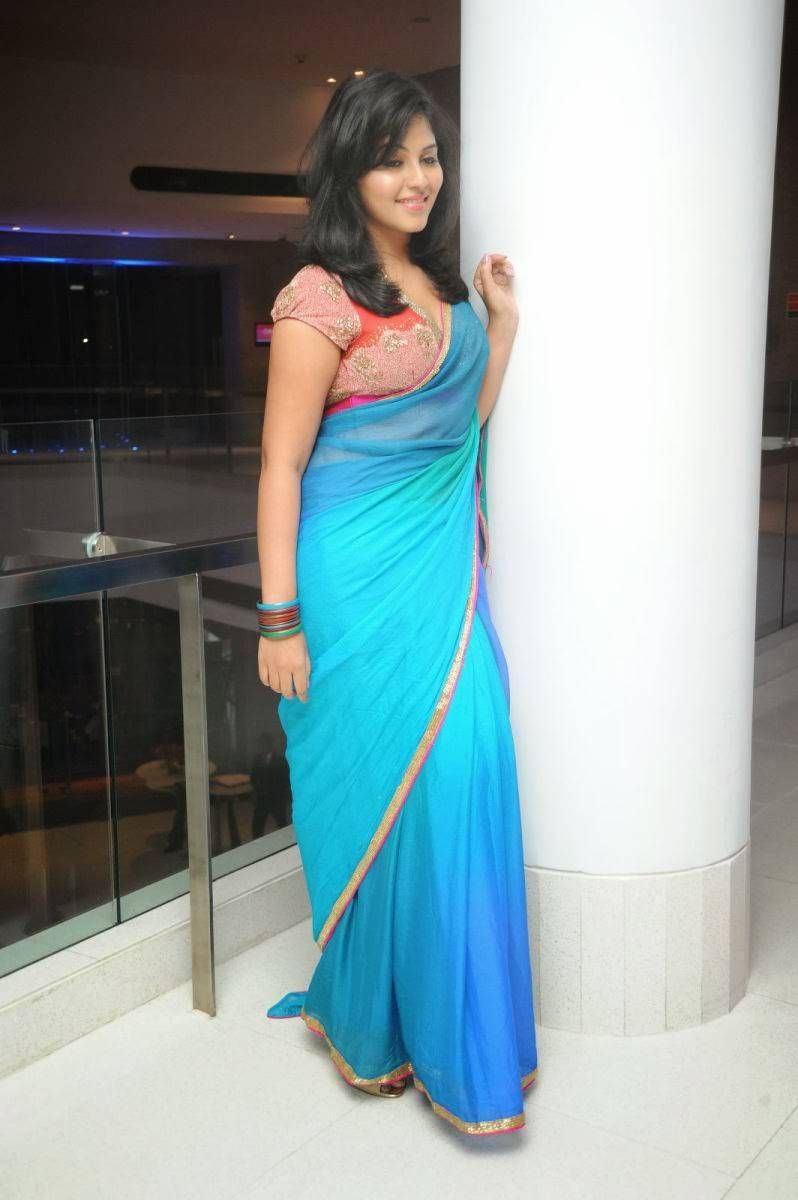 Actress Anjali Hot Images in Saree