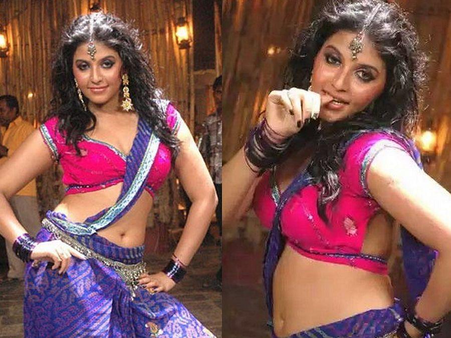 Actress Anjali Never Seen Navel Cleavage Show in Sexy Photo Gallery