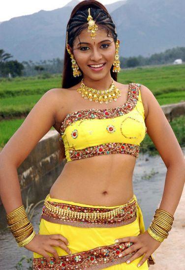 Actress Anjali Never Seen Navel Cleavage Show in Sexy Photo Gallery