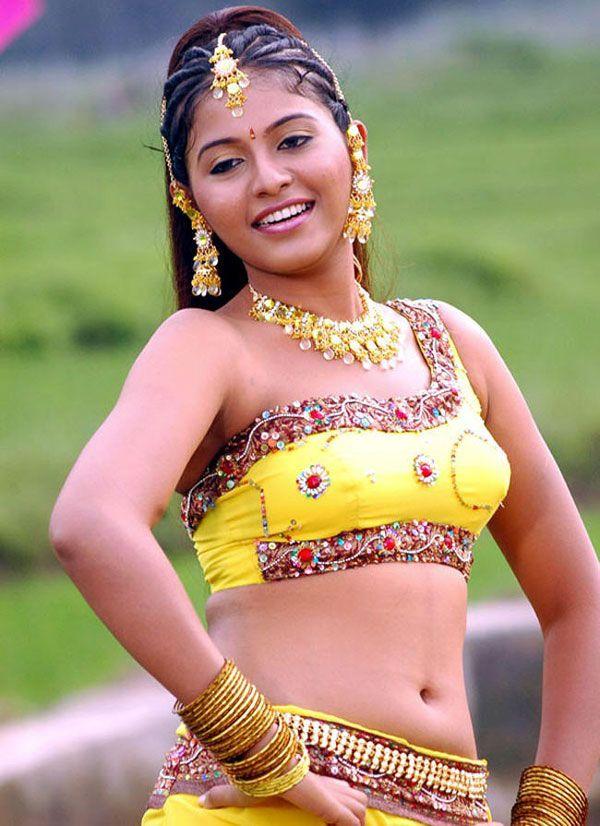 Actress Anjali Never Seen Navel Cleavage Show in Sexy Photo Gallery