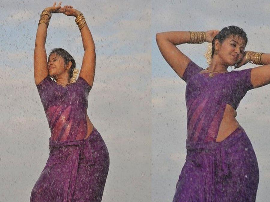 Actress Anjali Never Seen Navel Cleavage Show in Sexy Photo Gallery